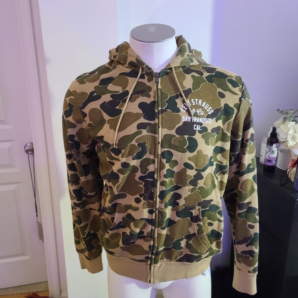 Levi's Men's Green Camo Zip-Up Hoodie